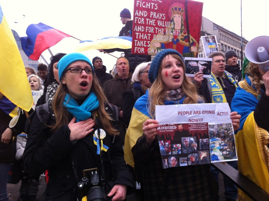 Manifestacja w przed budynkiem Rady Unii /Katarzyna szymańska- Borginion  /RMF FM