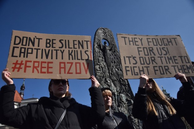 Manifestacja we Lwowie w marcu 2024 r., jej uczestnicy domagali się uwolnienia jeńców wojennych, m.in. członków brygady Azow. /Pavlo Palamarchuk / Anadolu Agency /PAP/EPA