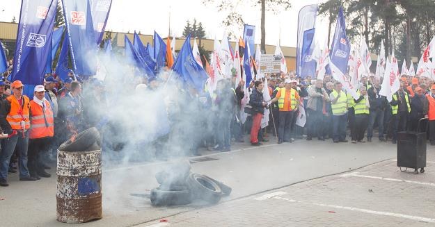 Manifestacja związkowców i pracowników huty Arcelor Mittal /PAP