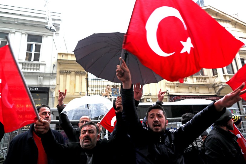 Manifestacja zwolenników Erdogana /TOLGA BOZOGLU /PAP/EPA