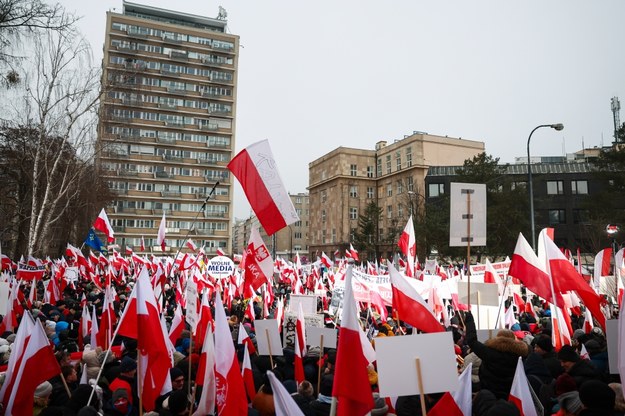 Manifestacja zwolenników PiS / 	Leszek Szymański    /PAP