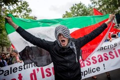 Manifestacje na ulicach Paryża i Berlina