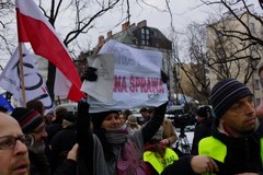 Manifestacje przed siedzibą Trybunału Konstytucyjnego w Warszawie