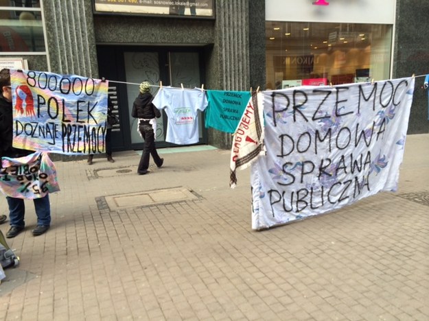 Manifestację zorganizowały kobiety ze śląskiej Fundacji Piaskowy Smok i z Fundacji  Pozytywnych Zmian z Bielska Białej /Anna Kropaczek /RMF FM