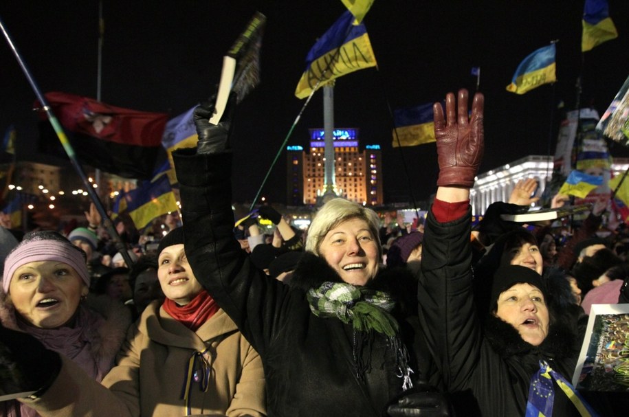 Manifestanci na Majdanie /ZURAB KURTSIKIDZE /PAP/EPA