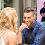 Manipulacje i nagabywanie. Ciemna strona "kursów uwodzenia" ujawniona przez twórcę internetowego