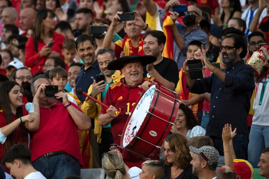 Manolo ze swoim bębnem /Jorge Guerrero / AFP /East News