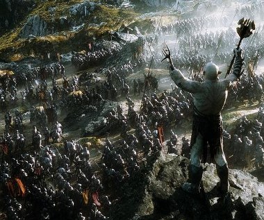 Manu Bennett w scenie z filmu "Hobbit: Bitwa Pięciu Armii"