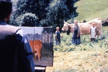"Manuel maluje krowy, by nie być przez nie obserwowanym" /materiały dystrybutora