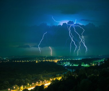 Mapa burzowa IMGW na czwartek. Sprawdź, gdzie jest burza