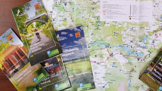 Mapy zawierają informacje m.in. o standardzie drogi, rodzaju nawierzchni. Wskazują lokalizacje miejsc schronienia, wiat, kempingów, punktów widokowych etc. /wzp.pl /