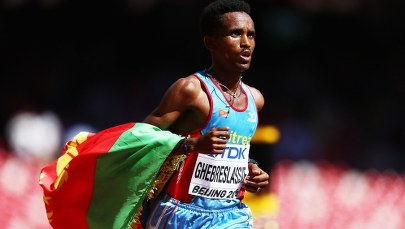 Maraton w Pekinie. Biegacze nie wiedzieli, gdzie jest meta