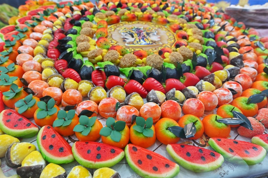 Marcepanowa magia Sycylii – frutta martorana /Shutterstock