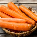 Marchewka w lodówce wytrzyma dłużej niż dwa tygodnie. Będzie twarda i soczysta, ale jest jeden warunek