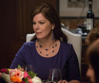 Marcia Gay Harden w scenie z filmu "Pięćdziesiąt twarzy Greya"