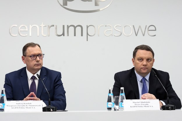 Marcin Chludziński i Andrzej Kensbok na konferencji prasowej ws. wniosku KGHM do PAA /Tomasz Gzell /PAP