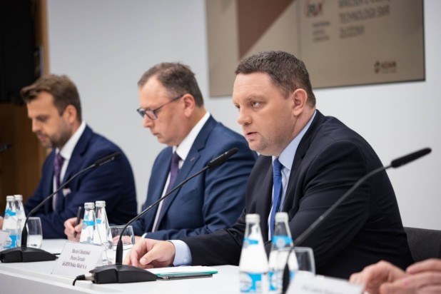 Marcin Chludziński (z prawej), prezes KGHM /PAP