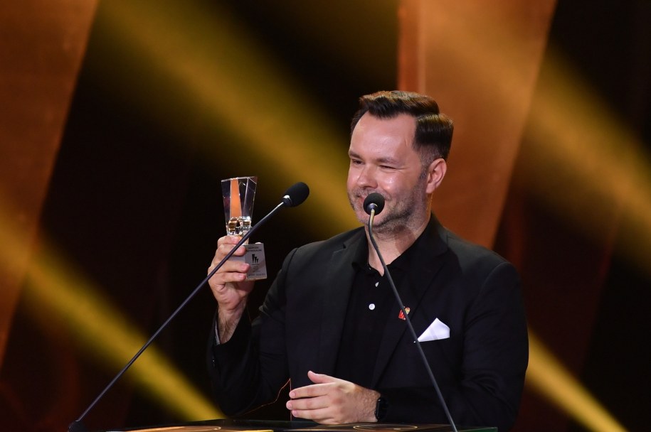 Marcin Ciastoń odebrał nagrodę za scenariusz do filmu "Hiacynt" / 	Adam Warżawa    /PAP