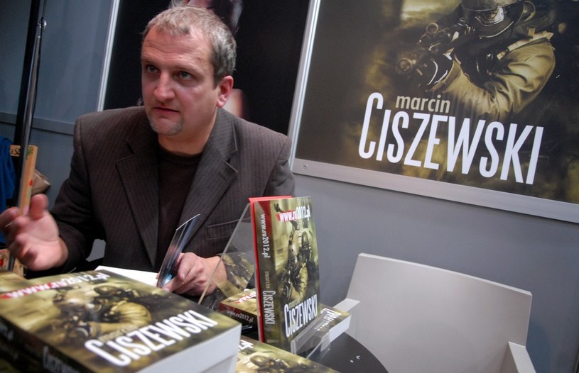 Marcin Ciszewski na targach książki /East News