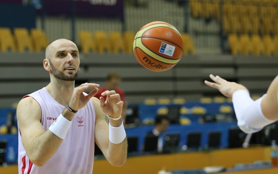 Marcin Gortat w akcji /ARMANDO BABANI  /PAP/EPA