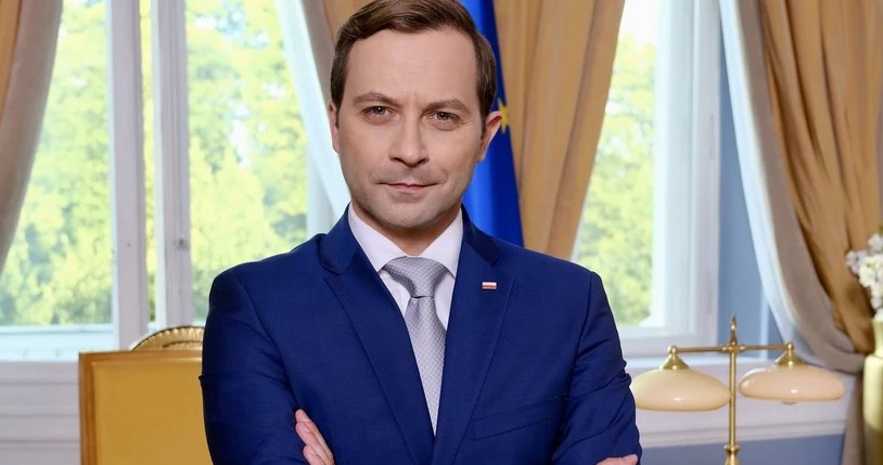 Marcin Hycnar w serialu "Sługa narodu" /Polsat