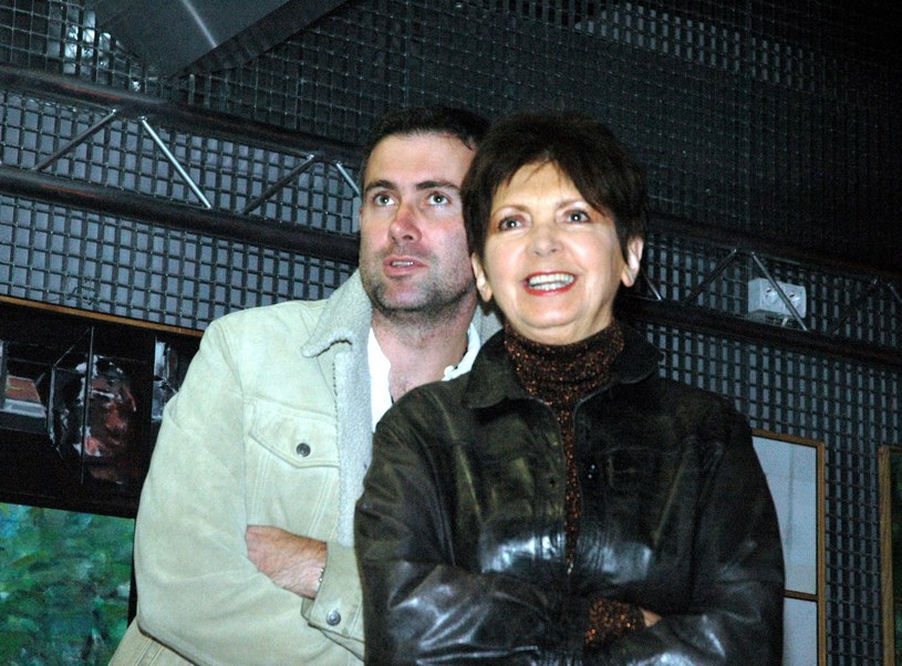 Marcin Kydryński z mamą Haliną Kunicką (2005) /Tricolors /East News