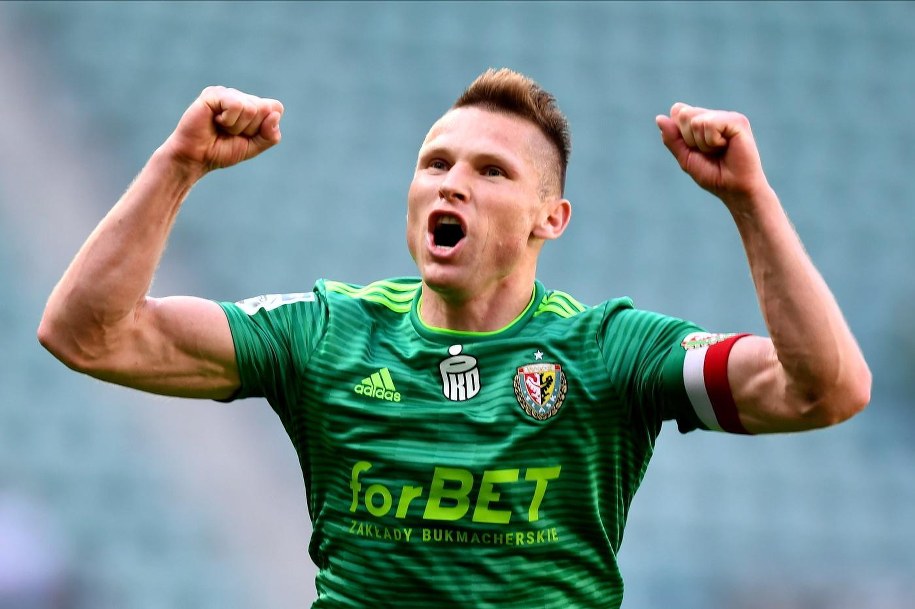 Marcin Robak (tu jako zawodnik Śląska Wrocław) zdecydował się na podpisanie kontraktu z Widzewem Łódź / 	Maciej Kulczyński    /PAP