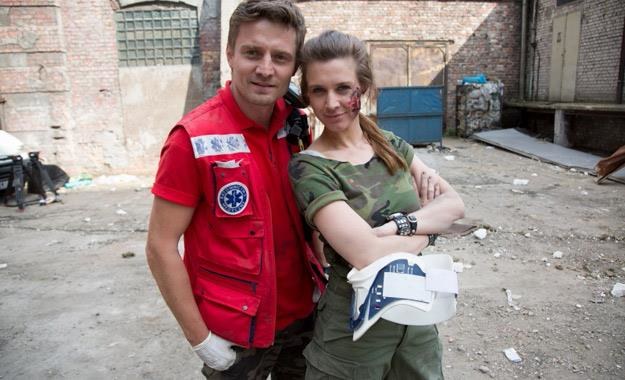 Marcin Rogacewicz i Julia Kamińska na planie serialu "Na dobre i na złe" /Agencja W. Impact