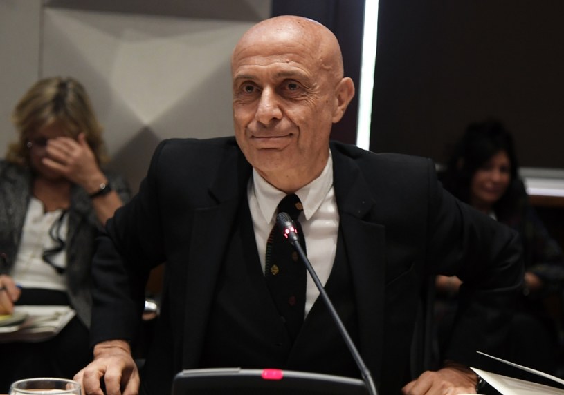 Marco Minniti robi wszystko, by zatrzymać falę migrantów /AFP