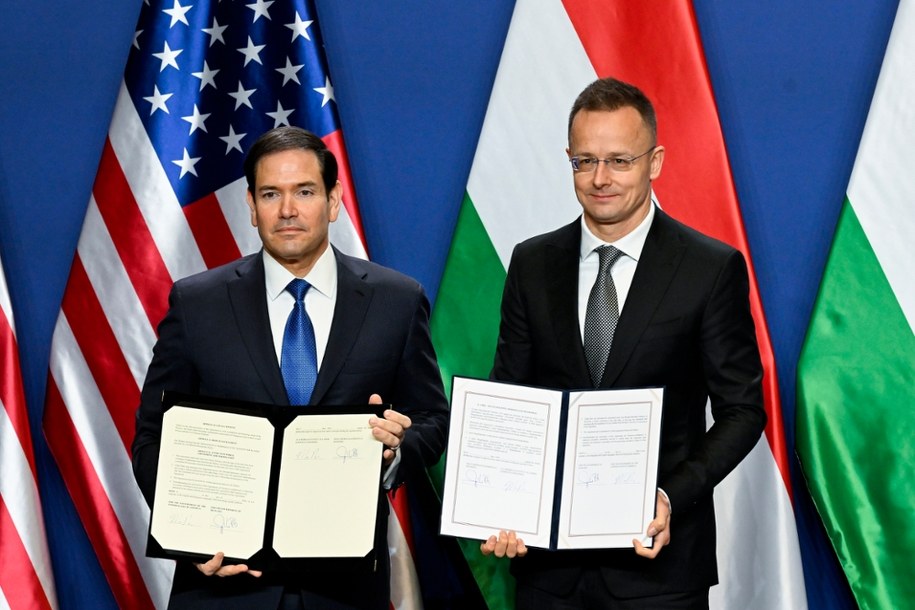 Marco Rubio i Peter Szijjarto podpisali umowę ws. cywilnej energetyki jądrowej /ZOLTAN MATHE /PAP