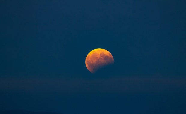 Marcowe zjawiska astronomiczne. Zaćmienie Księżyca i Słońca 