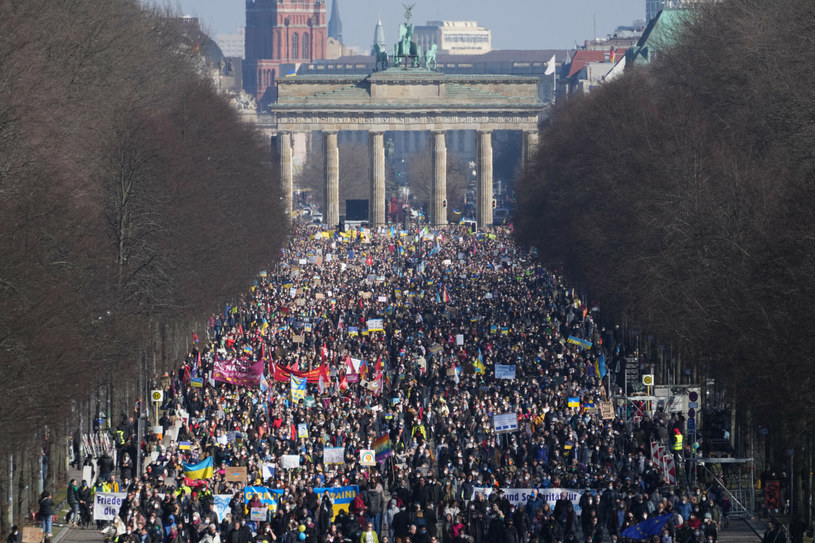 Marcowy wiec poparcia dla Ukrainy w Berlinie, zdj. ilustracyjne /AP Photo/Michael Sohn /East News