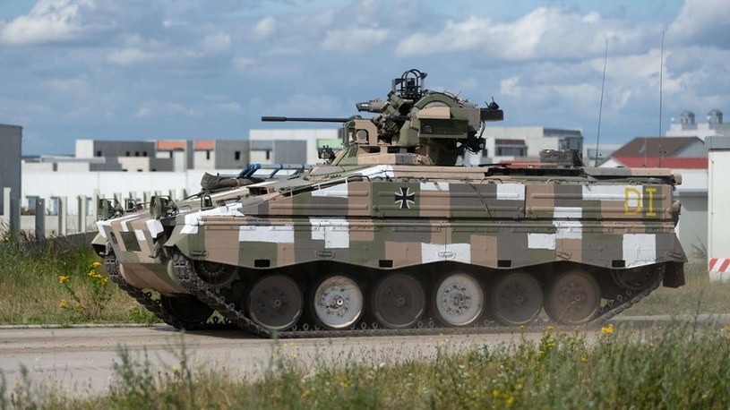 Marder 1 może pełnić w Ukrainie dokładnie taką samą rolę jak Bradley, służąc do zwalczania piechoty, lekko opancerzonych pojazdów, czołgów czy transportowania wojsk i koordynowania operacji na polu bitwy /Bundeswehr/Tom Twardy /domena publiczna