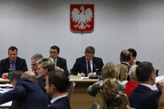 Marek Ast, Tomasz Rzymkowski i Krzysztof Paszyk na posiedzeniu sejmowej komisji sprawiedliwości / 	Tomasz Gzell    /PAP