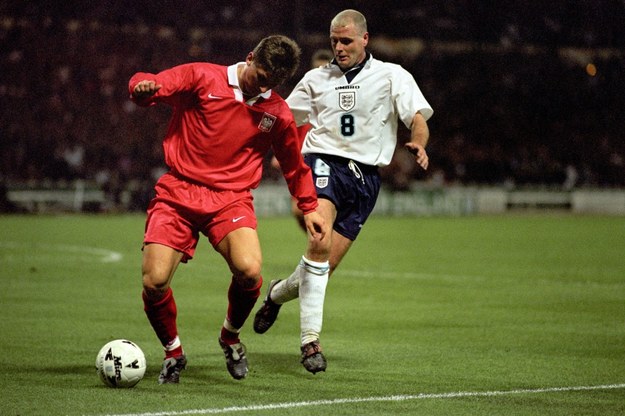 Marek Citko i Paul Gascoigne podczas meczu Anglia - Polska w 1996 roku /BUTLER /PAP/PA
