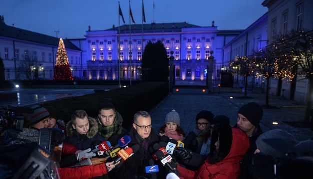 Marek Magierowski z dziennikarzami przed Pałacem Prezydenckim /PAP/Jakub Kamiński  /PAP
