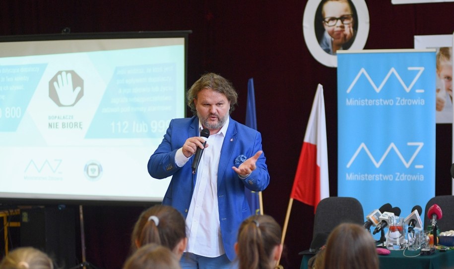 Marek Posobkiewicz podczas lekcji "Na wakacje bez dopalaczy" /Marcin Kmieciński /PAP