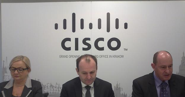 Marek Sowa (Ś), marszałek Małopolski, na otwarciu 3. biura CISCO w Krakowie. Fot. Krzysztof Mrówka /INTERIA.PL
