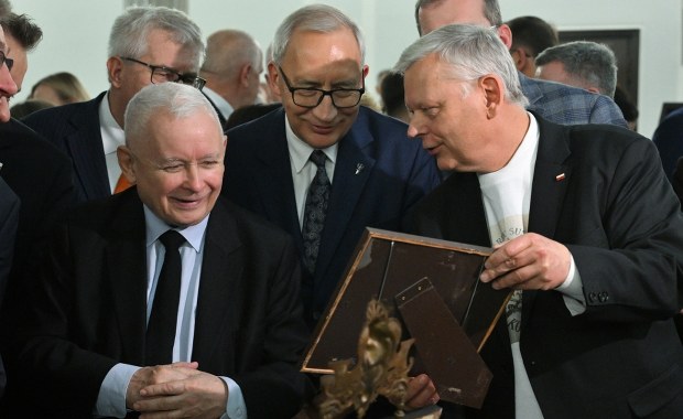 Marek Suski zaprezentował w Sejmie swoją wystawę. Wymowna reakcja prezesa PiS