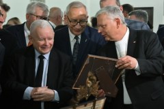 MAREK SUSKI ZAPREZENTOWAŁ W SEJMIE WYSTAWĘ SWOICH PRAC