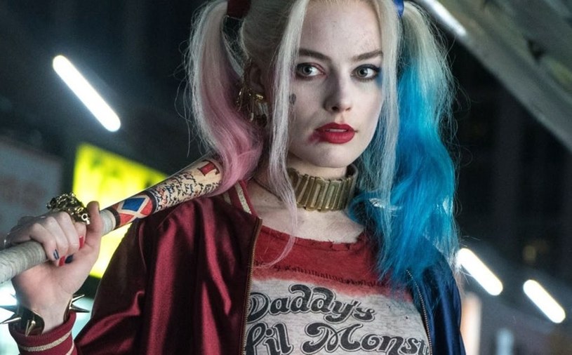 Margot Robbie dobrze czuje się w kostiumie Harley Quinn /materiały prasowe