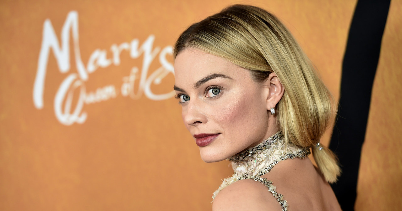 Margot Robbie zaprezentowała już kilka manicure w stylu barbie /Steven Ferdman /AFP