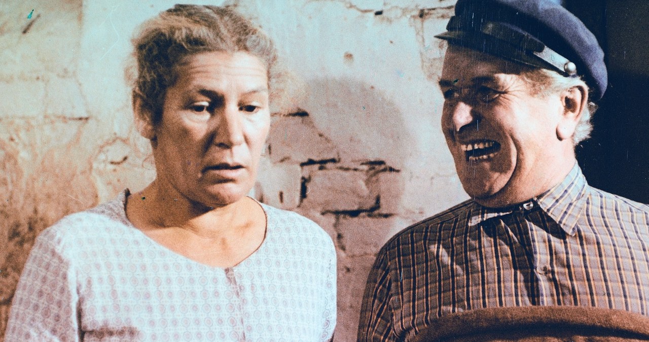 Maria Zbyszewska i Wacław Kowalski w filmie "Nie ma mocnych" /archiwum Filmu    /Agencja FORUM