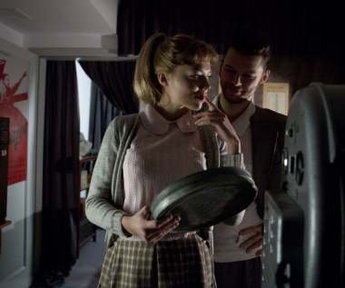 Marianna Zydek i Mateusz Kościukiewicz w filmie "Panie Dulskie"