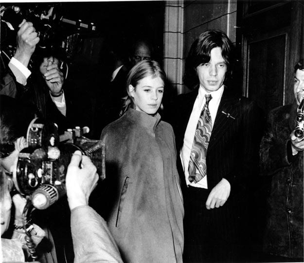Marianne i Mick w latach 60. Kochali się na zabój - fot. ASSOCIATED PRESS/FOTOLINK /East News