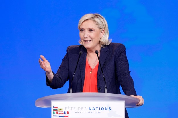 Marine Le Pen podczas wiecu politycznego /SEBASTIEN NOGIER  /PAP/EPA