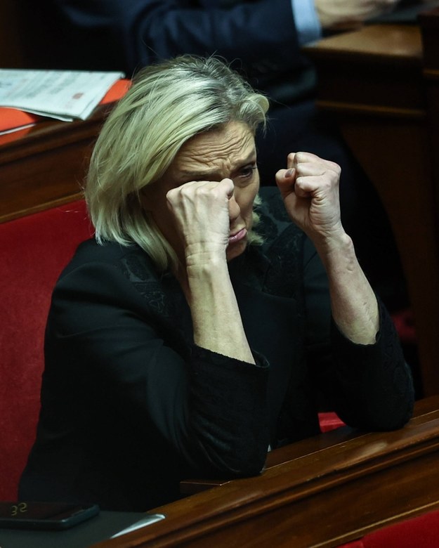 Marine Le Pen, szefowa Zjednoczenia Narodowego podczas debaty w parlamencie na temat imigracji /MOHAMMED BADRA /PAP/EPA