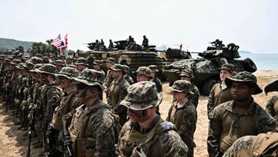 Marines z Okinawy i Delta Force płyną w kierunku Chark. USA chcą bitwy o wszystko