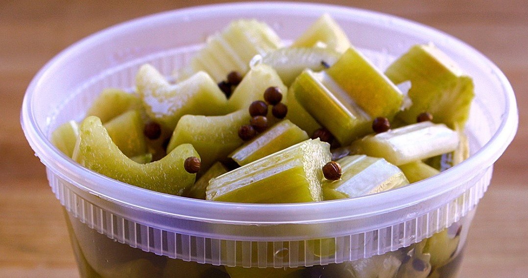 Маринова селера - альтернатива огіркам /Domena publiczna