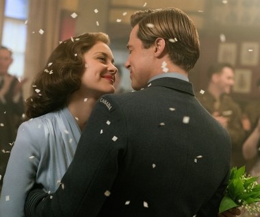 Marion Cotillard i Brad Pitt w scenie z filmu "Sprzymierzeni"